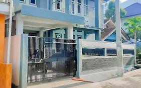 Triyoga Homestay Syariah Redpartner