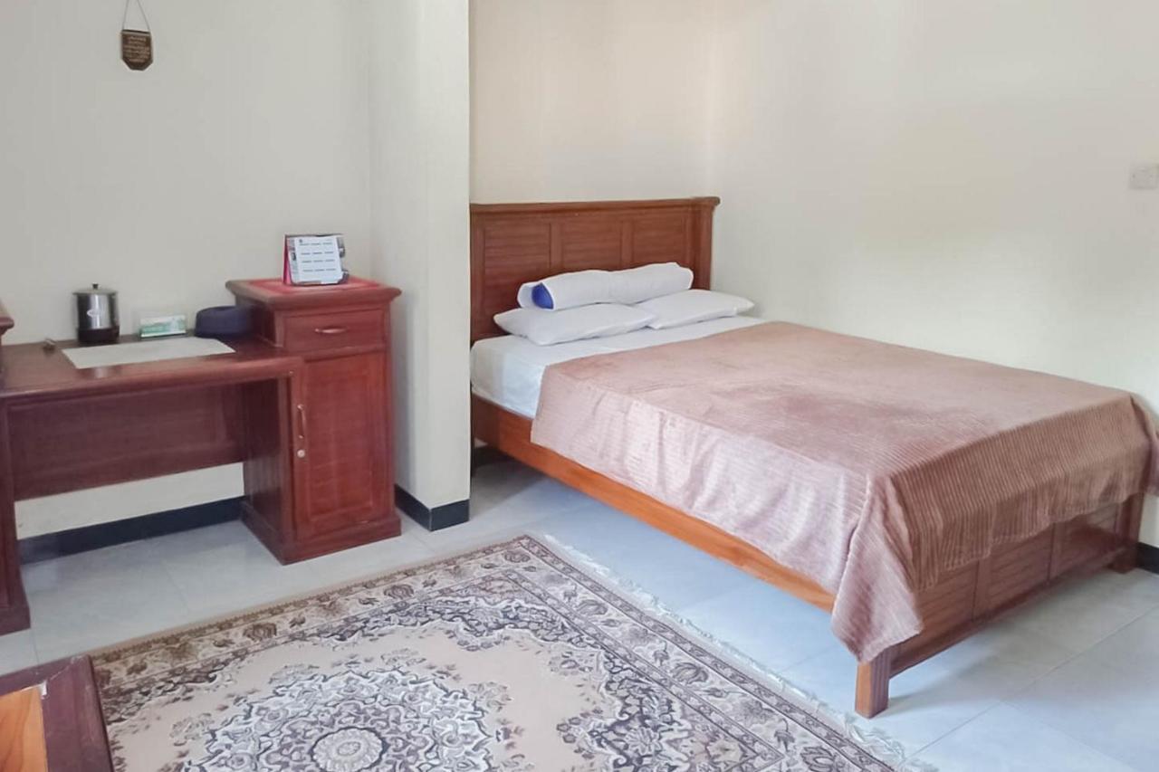 Triyoga Homestay Syariah Redpartner Sangkanurip Exterior photo